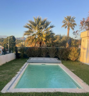 villa récente 100m2, a 50mplage piscine privée clim parking